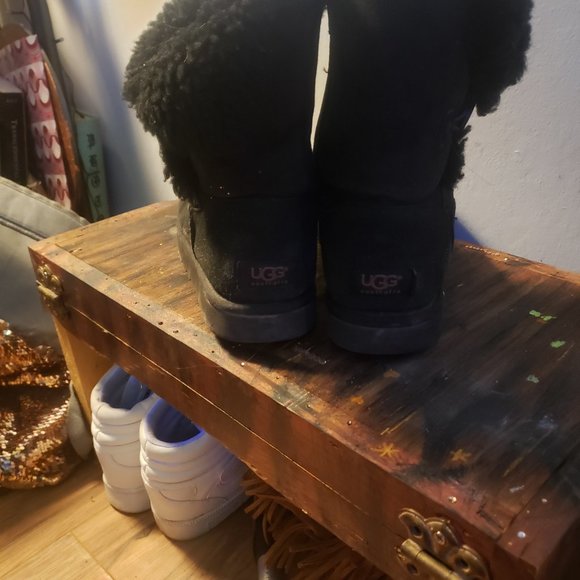Ugg boots - Picture 2 of 2
